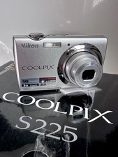 Nikon Coolpix S225 fotocamera