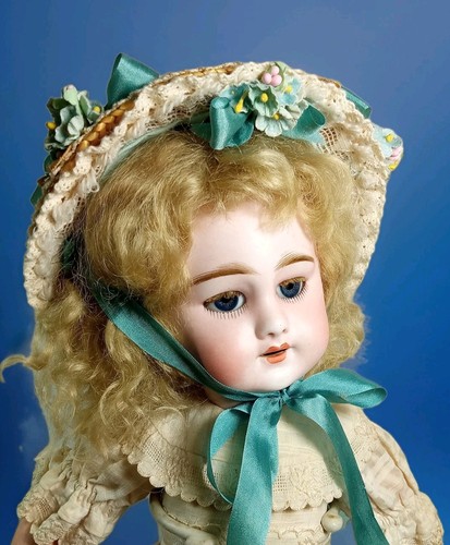 Cappello bambola con tessuto - con,