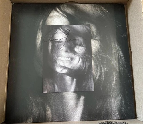 Ariana grande petal vinyl - grande,