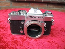Nikkormat EL, corpo