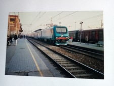 Foto  Locomotiva  E464   in transito Stazione di   Seregno