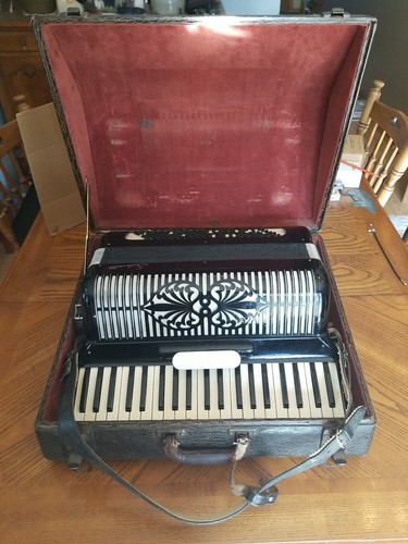 Fisarmonica silvetta vintage - fisarmonica,