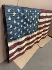 Bandiera in legno ondulata