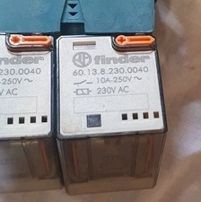 FINDER 60.13.8.230.0040 RELE' INDUSTRIALE UNDECAL 3 CONTATTI 10A