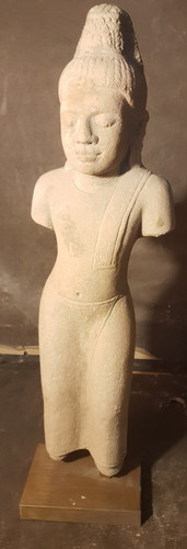 Statue grès dans le - en,
