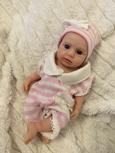 Reborn preemie awake - reborn,