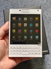 Smartphone BlackBerry Passport Q30 nero/bianco 32 GB facroty tastiera SBLOCCATO