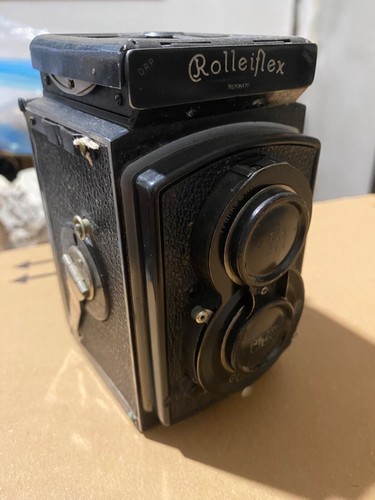 Macchina fotografica antica