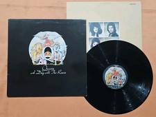 LP Gatefold con testi QUEEN - A DAY AT THE RACES 1a Stampa Olandese 1976