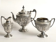 NOBILE SERVIZIO DA THE CAFFÉ INGLESE epoca vittoriana 1876—1885  ARGENTO 925