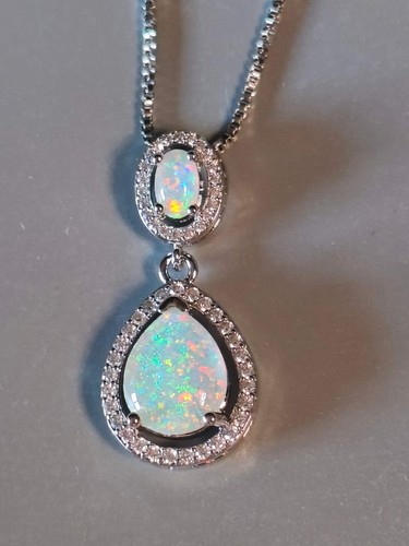 Collana con due opali forma