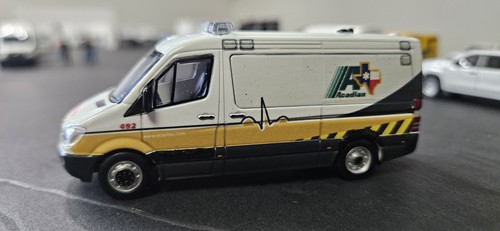 Xcartoys mercedes - 1/64,