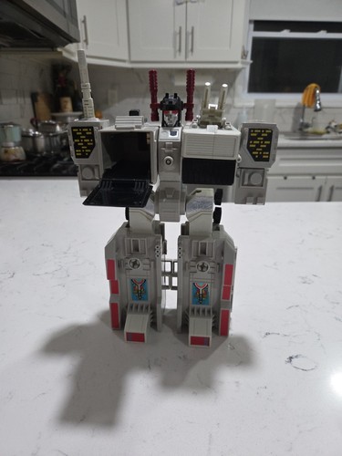 Transformers metroplex - g1,