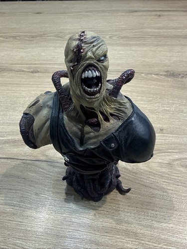 Bust resident evil nemesis - resident,