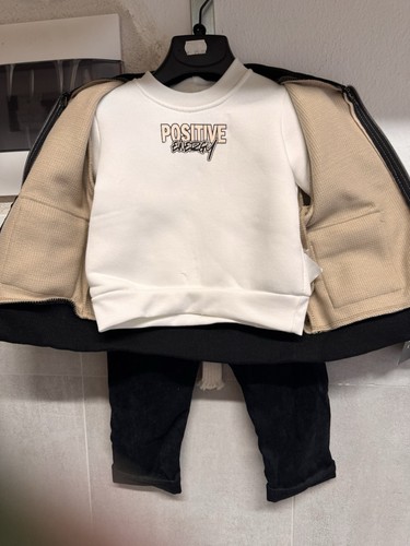 Stock vestiti per bimbi e - stock, di