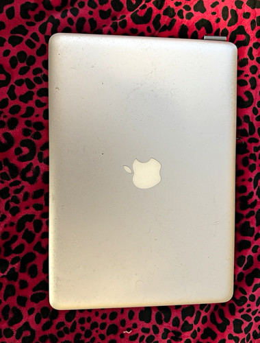 Apple macbook pro 2 - apple, 2.4ghz