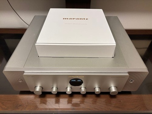 Amplificatore stereo integrato