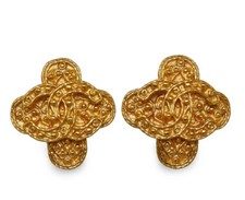 CHANEL CC Logos Cross Clip-On