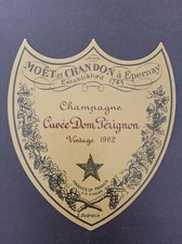 Une étiquette de champagne Dom Pérignon 1962 . 150 cl