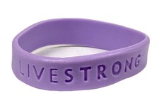 Lotto di 12 bracciali da polso viola Livestrong in silicone