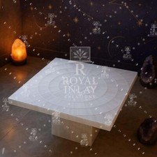 Tavolo intarsiato a spirale in