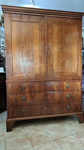 Armadio georgiano fine - georgiano,