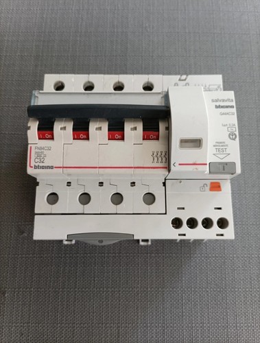 Interr magnetotermico - interr.,