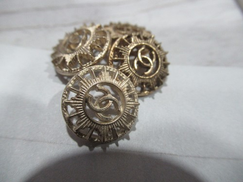 Chanel metal logo front - 4,
