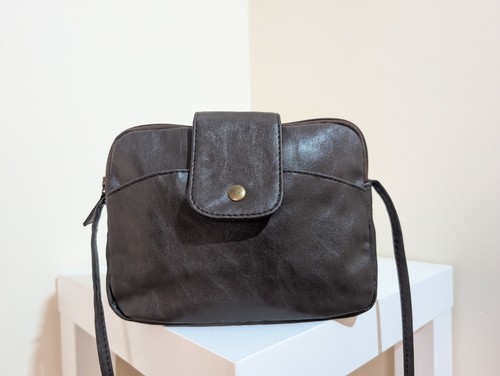 Dark chocolate brown - chocolate,