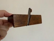 Antica pialla sagomata per