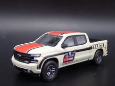 2021 Chevrolet Silverado Camion Texaco Gara Hitch 1:64 Scala Modellino Auto