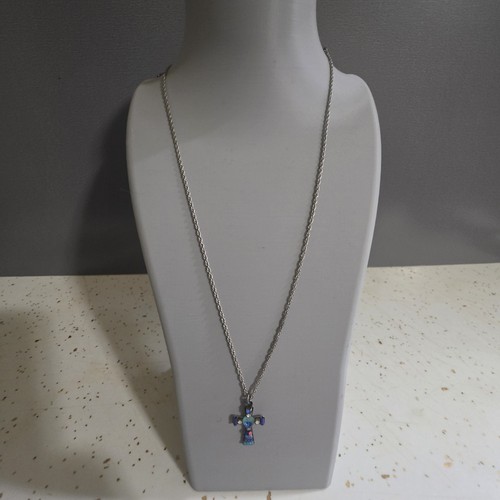Collana con ciondolo croce
