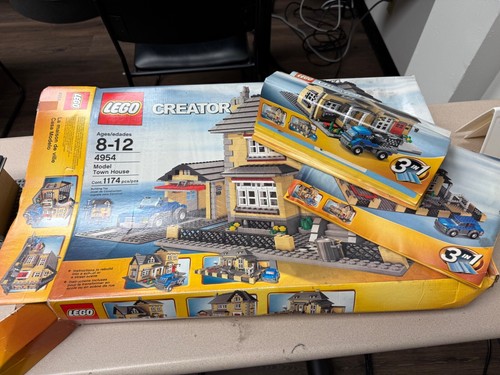 Lego creator model town house - creator:,