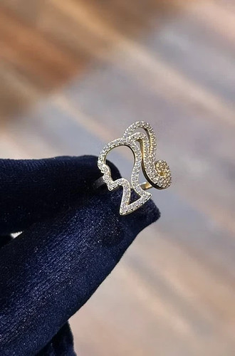 Anello testa ragazza