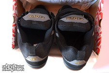 DVS skate shoes 42.5 9 tracker