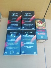Lotto 19 VHS STAR TREK contenuti in 5 cofanetti. Si vedano foto e descrizione