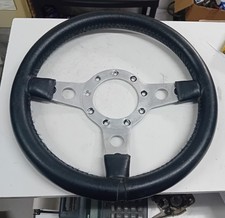 Volante sportivo in pelle