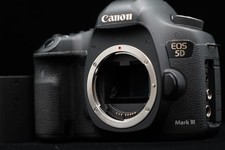 Canon EOS 5D Mark III Digital
