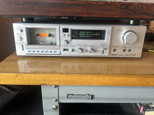 Cassettiera testa vetro - , akai