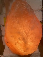 Lampada di  cristalli di sale rosa dell' Himalaya