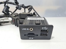 PRESA AUX/USB PER FORD C - Max Serie (CEU) EM2T-14F014-AA (15>)