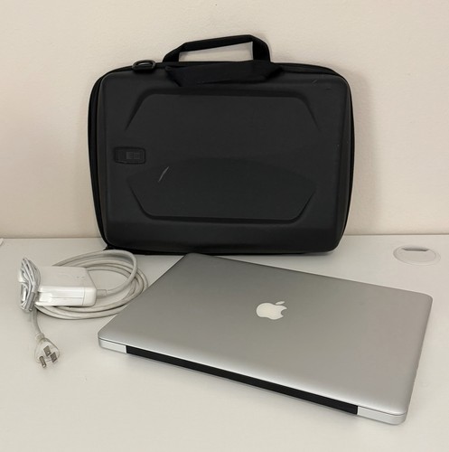 Apple macbook pro - pro, metà