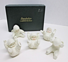 Dipartimento 56 Snowbabies "Camminando nella neve!" Set 5 figurine ritirate #7957-0 in scatola