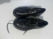 Scarpe stringate nere grosse