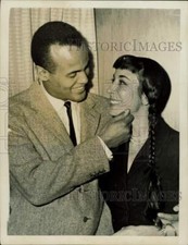 1957 Press Photo Singer Harry