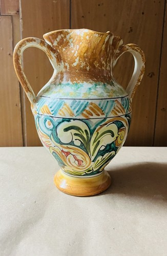 Vaso con manici ceramica di - manici,