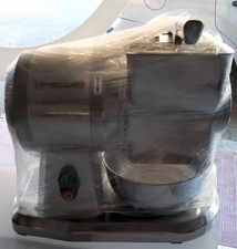 grattuggia formaggio elettrica