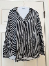 Camicia Zara con bottoni blu