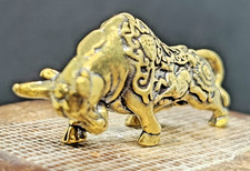 Antica scultura ciondolo toro