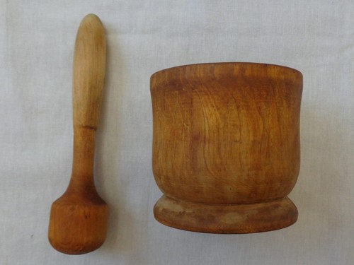 Antico mortaio rustico - , e